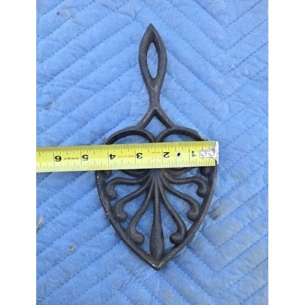 Vintage Cast Iron Trivet Leaf Design Rustic Kitchen Decor Small Iron Trivet 6